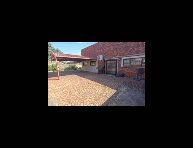 4 BEDROOM HOUSE SOLD IN SINOVILLE